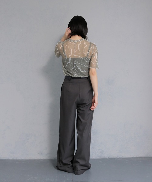 cheriella（シェリエラ）の「【cheriella】マーブルハイネックシアートップス半袖 新色追加 MARBLE HIGH-NECK SHEER SHORT TOPS NEW COLOR（Tシャツ/カットソー・レディース・チャコール/ブルー/ブラック/グレイッシュベージュ/ブルーグリーン/ワイン・M）」の11枚目の写真