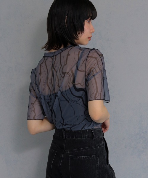 cheriella（シェリエラ）の「【cheriella】マーブルハイネックシアートップス半袖 新色追加 MARBLE HIGH-NECK SHEER SHORT TOPS NEW COLOR（Tシャツ/カットソー・レディース・チャコール/ブルー/ブラック/グレイッシュベージュ/ブルーグリーン/ワイン・M）」の21枚目の写真