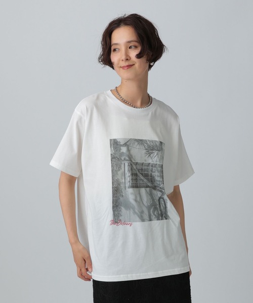LEPSIM(レプシィム)の「オーバーサイズフォトT 492409(Tシャツ/カットソー・レディース・ライトグレー/チャコールグレー/オフホワイト・FREE)」の2枚目の写真