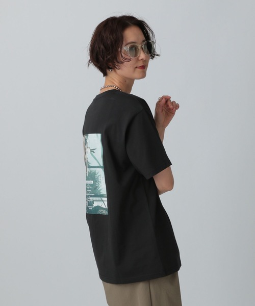LEPSIM(レプシィム)の「オーバーサイズフォトT 492409(Tシャツ/カットソー・レディース・ライトグレー/チャコールグレー/オフホワイト・FREE)」の5枚目の写真
