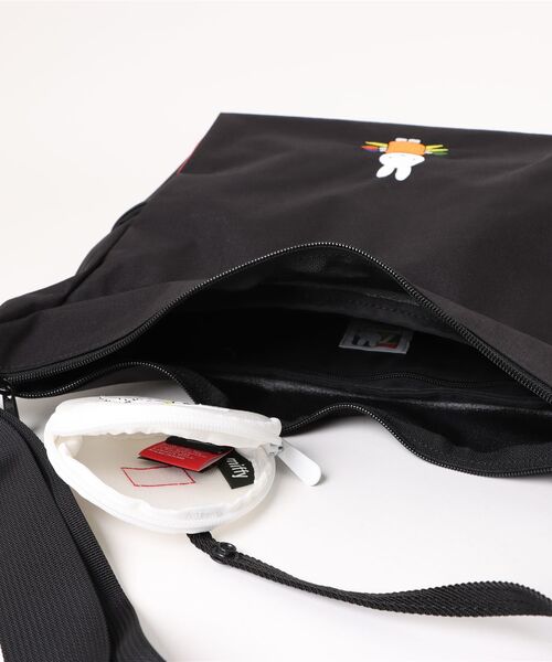 Manhattan Portage(マンハッタンポーテージ)の「BED-STUY SHOULDER BAG 500D CORDURA MIFFY 70TH(ショルダーバッグ・レディース・ブラック・SMALL)」の18枚目の写真
