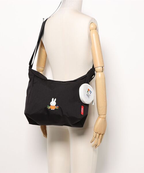 Manhattan Portage(マンハッタンポーテージ)の「BED-STUY SHOULDER BAG 500D CORDURA MIFFY 70TH(ショルダーバッグ・レディース・ブラック・SMALL)」の19枚目の写真