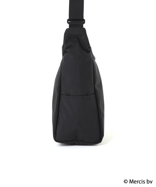 Manhattan Portage(マンハッタンポーテージ)の「BED-STUY SHOULDER BAG 500D CORDURA MIFFY 70TH(ショルダーバッグ・レディース・ブラック・SMALL)」の14枚目の写真