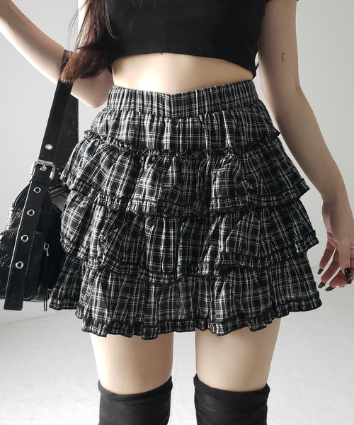 me+em select（ミームセレクト）の「【 インナーパンツ裏地付 】ティアードフリルチェックミニスカート ／ tiered frill check mini skirt（スカート・レディース・ブラック・FREE）」の2枚目の写真