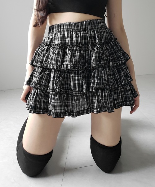 me+em select（ミームセレクト）の「【 インナーパンツ裏地付 】ティアードフリルチェックミニスカート ／ tiered frill check mini skirt（スカート・レディース・ブラック・FREE）」の6枚目の写真