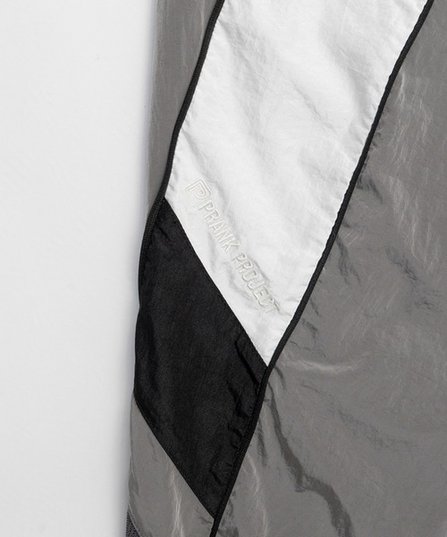 PRANK PROJECT（プランクプロジェクト）の「ディフォームトラックパンツ / Deform Track Pants（その他パンツ・レディース・グレー/ネイビー/イエロー・36/38）」の21枚目の写真