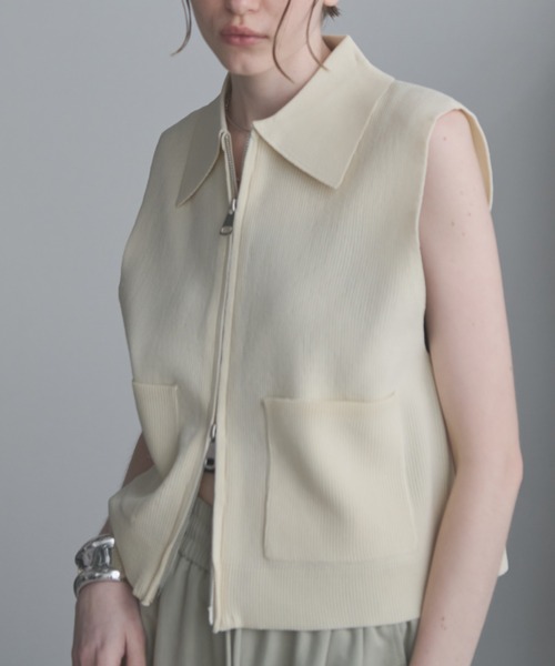 Aunt Marie's(アントマリーズ)の「ノースリーブジップポロベスト/トップス(ベスト・レディース・アイボリー/ブラウン/ブラック・FREE)」の4枚目の写真