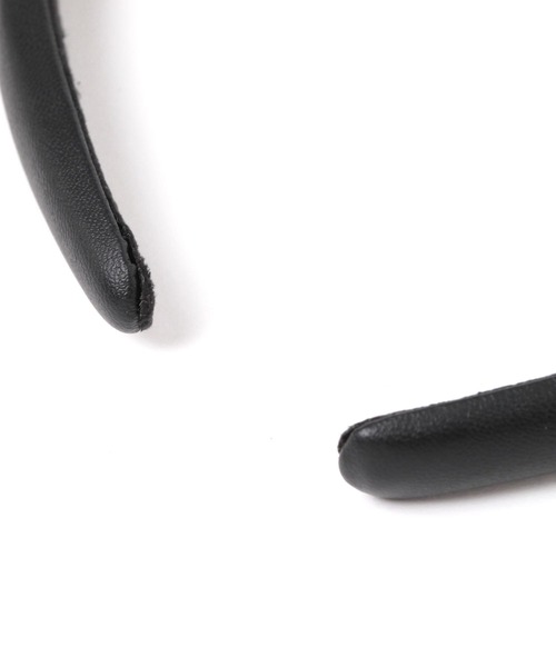 Heather（ヘザー）の「合成皮革カチューシャ　526048（カチューシャ・レディース・ブラック・ONE SIZE）」の3枚目の写真