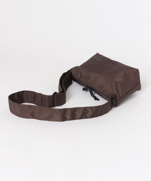 YAKPAK(ヤックパック)の「『別注』YAKPAK×DOORS SHOULDER BAG S(ショルダーバッグ・メンズ・ブラウン/ホワイト/ブラック/チャコールグレー・-)」の14枚目の写真