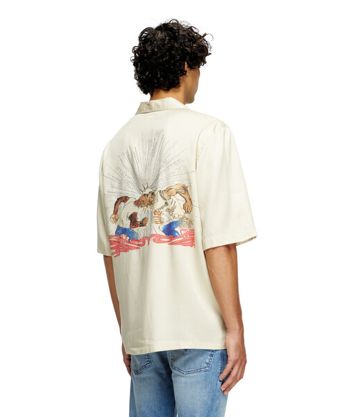 DIESEL(ディーゼル)の「メンズ 半袖シャツ S-BRACK-B-EPBR(シャツ/ブラウス・メンズ・ベージュ・44/48/46/52/50/54)」の2枚目の写真