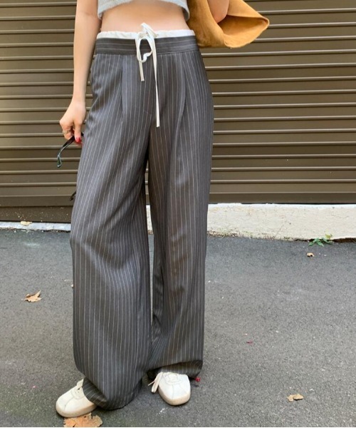 semplice(センプリチェ)の「ドローストリング ストライプ ワイドパンツ(カーゴパンツ・レディース・ネイビー/グレー・F)」の14枚目の写真