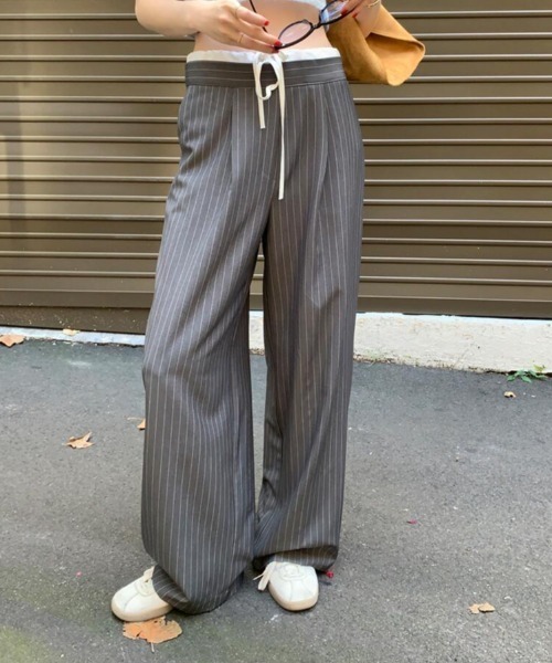 semplice(センプリチェ)の「ドローストリング ストライプ ワイドパンツ(カーゴパンツ・レディース・ネイビー/グレー・F)」の13枚目の写真