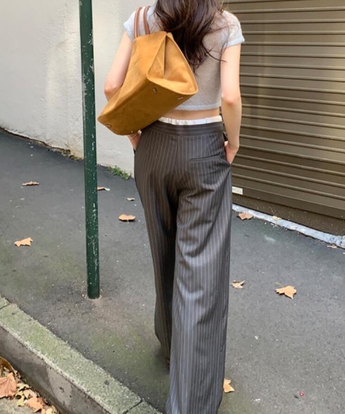 semplice(センプリチェ)の「ドローストリング ストライプ ワイドパンツ(カーゴパンツ・レディース・ネイビー/グレー・F)」の12枚目の写真
