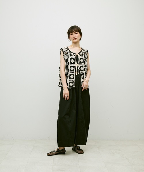 Lutim by u(ルチバイユー)の「Crochet daisy vest / クロシェ編みデイジーベスト(ベスト・レディース・ナチュラル/ブラック・FREE)」の6枚目の写真