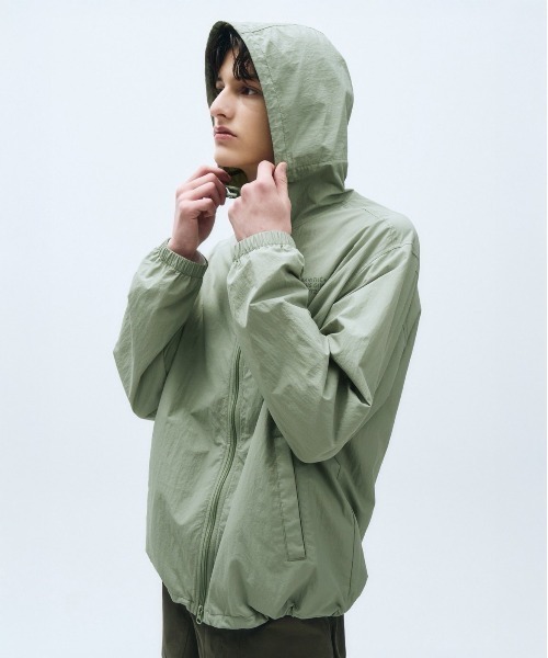 MARITHE + FRANCOIS GIRBAUD(マリテフランソワジルボー)の「HOODIE WIND BREAKER(ブルゾン・レディース・グレー系その他/ネイビー・MEDIUM/LARGE/SMALL/X-LARGE)」の4枚目の写真
