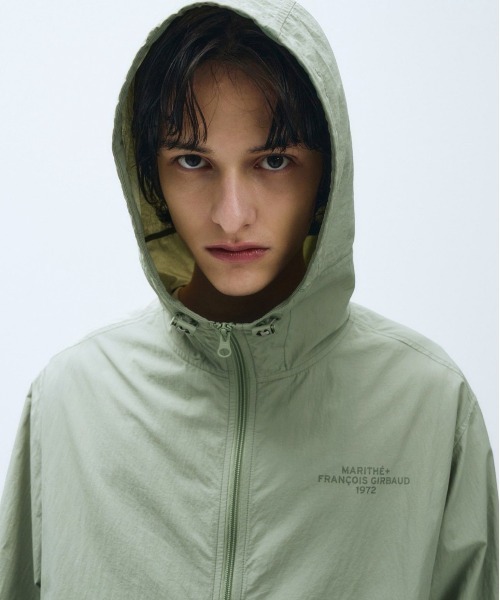 MARITHE + FRANCOIS GIRBAUD(マリテフランソワジルボー)の「HOODIE WIND BREAKER(ブルゾン・レディース・グレー系その他/ネイビー・MEDIUM/LARGE/SMALL/X-LARGE)」の6枚目の写真