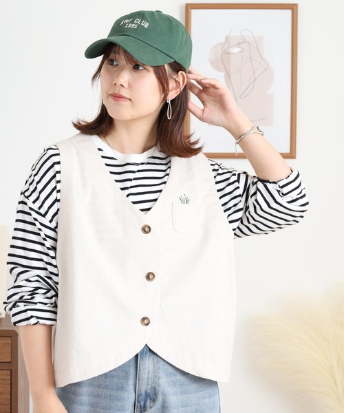 Quelle Chance(ケルシャンス)の「ワンポイント刺繍ベスト(ベスト・レディース・ベージュ/ネイビー/モカ・M/L)」の9枚目の写真