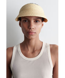 COS（コス）の「織り紙バイザー（サンバイザー）」