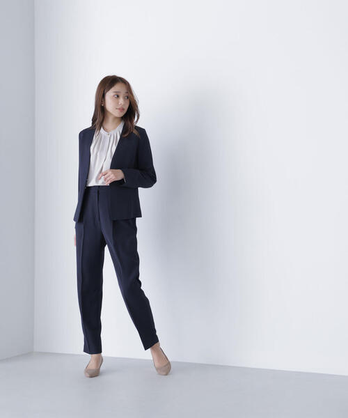 NATURAL BEAUTY BASIC（ナチュラルビューティーベーシック）の「◇ストレッチツイルセットアップシリーズ テーパードパンツ（スラックス・レディース・ブラウン/ネイビー・SMALL/LARGE/MEDIUM/X-SMALL）」の20枚目の写真
