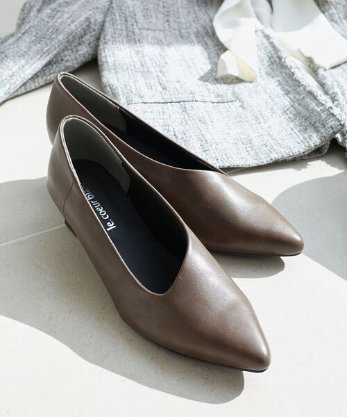 le.coeur blanc（ルクールブラン）の「《WEB限定アイテム》アシンメトリーカットパンプス（パンプス・レディース・シルバー/ダークブラウン/ブラック・36/37/38/39）」の3枚目の写真