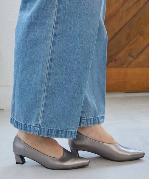 le.coeur blanc（ルクールブラン）の「《WEB限定アイテム》アシンメトリーカットパンプス（パンプス・レディース・シルバー/ダークブラウン/ブラック・36/37/38/39）」の10枚目の写真