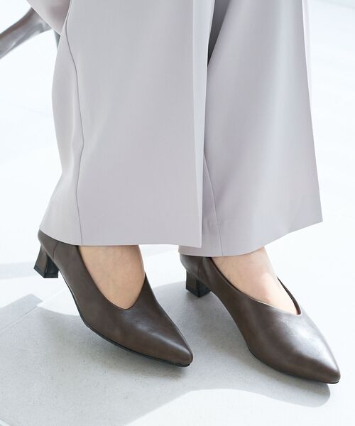 le.coeur blanc（ルクールブラン）の「《WEB限定アイテム》アシンメトリーカットパンプス（パンプス・レディース・シルバー/ダークブラウン/ブラック・36/37/38/39）」の13枚目の写真