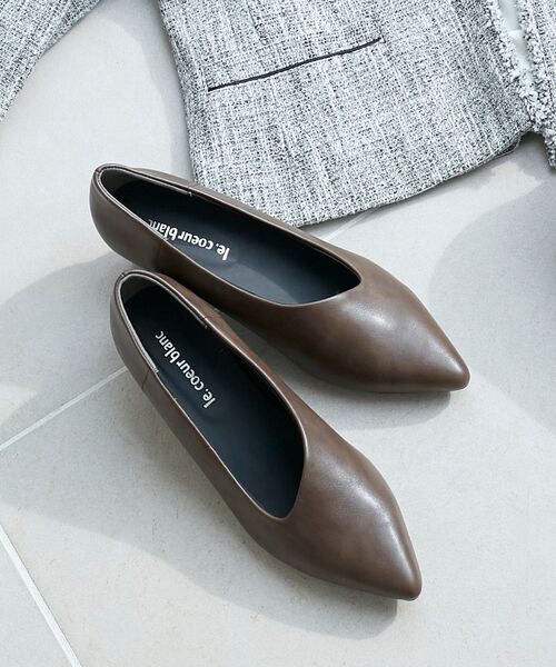 le.coeur blanc（ルクールブラン）の「《WEB限定アイテム》アシンメトリーカットパンプス（パンプス・レディース・シルバー/ダークブラウン/ブラック・36/37/38/39）」の15枚目の写真