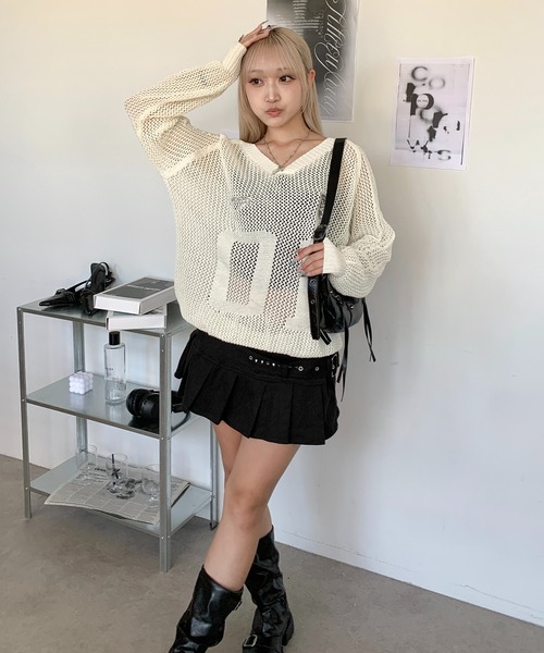 lilful(リルフル)の「韓国風 オーバーサイズ ナンバリング Vネックメッシュトップス(ニット/セーター・レディース・アイボリー/ブラック・F)」の18枚目の写真