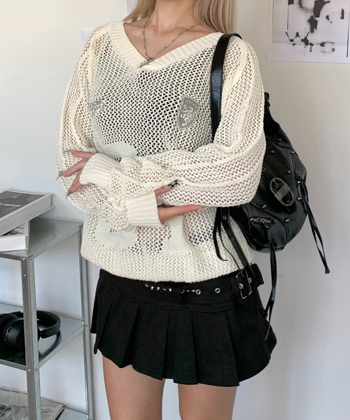 lilful(リルフル)の「韓国風 オーバーサイズ ナンバリング Vネックメッシュトップス(ニット/セーター・レディース・アイボリー/ブラック・F)」の17枚目の写真