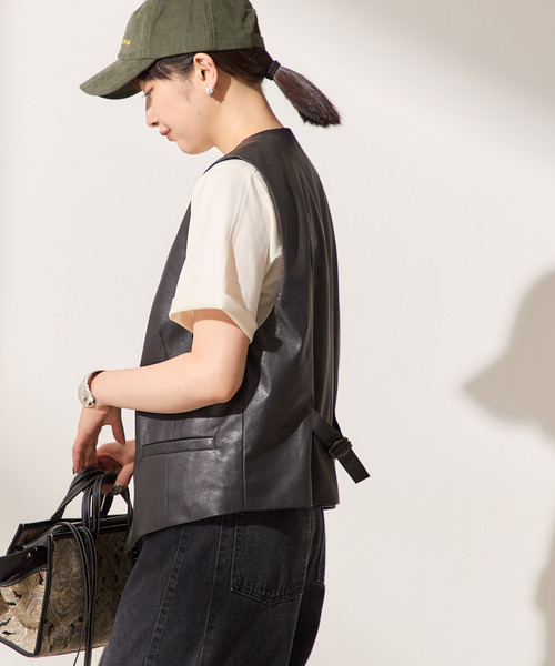 金子綾さん着用】シンセティックレザーベスト（ブルゾン）｜journal