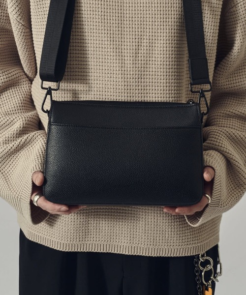 Lui's（ルイス）の「マルチWAYスプリットレザーショルダーバッグ/本革（ショルダーバッグ・メンズ・ブラック・FREE）」の12枚目の写真