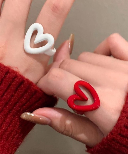 VIBGYOR Women（ヴィブジョー　ウィメン）の「【urge select】ハートモチーフ ぷっくり リング（リング・レディース・レッド/ホワイト・FREE）」の4枚目の写真