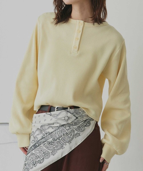 ad thie(アドティエ)の「ヘンリーネック ショート丈 ワッフルプルオーバー(Tシャツ/カットソー・レディース・ブラック/ボルドー/チャコール/オフホワイト/ブラウン系/ピンク/ブラック系/イエロー・FREE)」の7枚目の写真