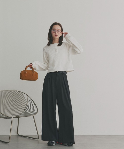 ad thie(アドティエ)の「ヘンリーネック ショート丈 ワッフルプルオーバー(Tシャツ/カットソー・レディース・ブラック/ボルドー/チャコール/オフホワイト/ブラウン系/ピンク/ブラック系/イエロー・FREE)」の9枚目の写真