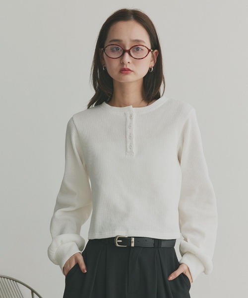 ad thie(アドティエ)の「ヘンリーネック ショート丈 ワッフルプルオーバー(Tシャツ/カットソー・レディース・ブラック/ボルドー/チャコール/オフホワイト/ブラウン系/ピンク/ブラック系/イエロー・FREE)」の11枚目の写真