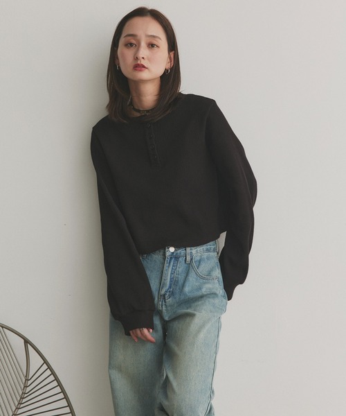 ad thie(アドティエ)の「ヘンリーネック ショート丈 ワッフルプルオーバー(Tシャツ/カットソー・レディース・ブラック/ボルドー/チャコール/オフホワイト/ブラウン系/ピンク/ブラック系/イエロー・FREE)」の18枚目の写真