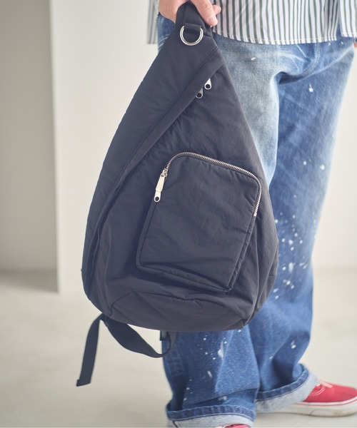 ADAM PATEK(アダムパテック)の「ADAMPATEK/nylon sling bag/ワンショルダーナイロンスリングバッグ/(AP2529002)(ボディバッグ/ウエストポーチ・レディース・ブラック/グレー・FREE)」の4枚目の写真