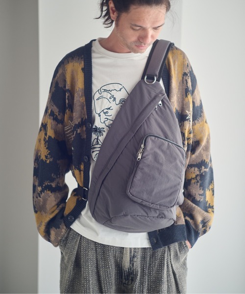 ADAM PATEK(アダムパテック)の「ADAMPATEK/nylon sling bag/ワンショルダーナイロンスリングバッグ/(AP2529002)(ボディバッグ/ウエストポーチ・レディース・ブラック/グレー・FREE)」の9枚目の写真