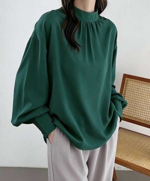 ReRe(リリ)の「スタンドカラーギャザーバルーン袖ブラウス(シャツ/ブラウス・レディース・グレイッシュベージュ/ワイン/ライトブラウン/ライトグリーン/ホワイト/グリーン/ベージュ/ブラック・FREE)」の6枚目の写真