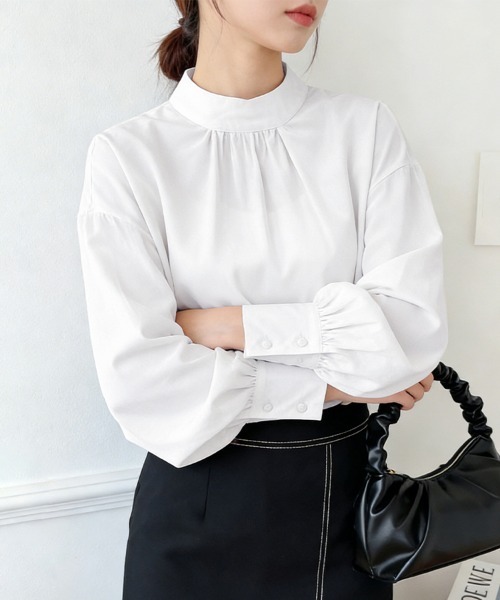 ReRe(リリ)の「スタンドカラーギャザーバルーン袖ブラウス(シャツ/ブラウス・レディース・グレイッシュベージュ/ワイン/ライトブラウン/ライトグリーン/ホワイト/グリーン/ベージュ/ブラック・FREE)」の14枚目の写真