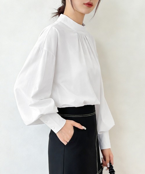 ReRe(リリ)の「スタンドカラーギャザーバルーン袖ブラウス(シャツ/ブラウス・レディース・グレイッシュベージュ/ワイン/ライトブラウン/ライトグリーン/ホワイト/グリーン/ベージュ/ブラック・FREE)」の12枚目の写真