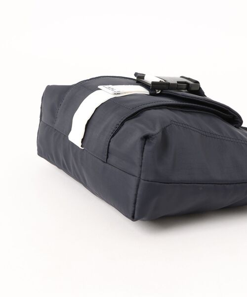 A.P.C.（アーペーセー）の「BESACE TREK（ショルダーバッグ・メンズ・ネイビー・ONESIZE）」の3枚目の写真