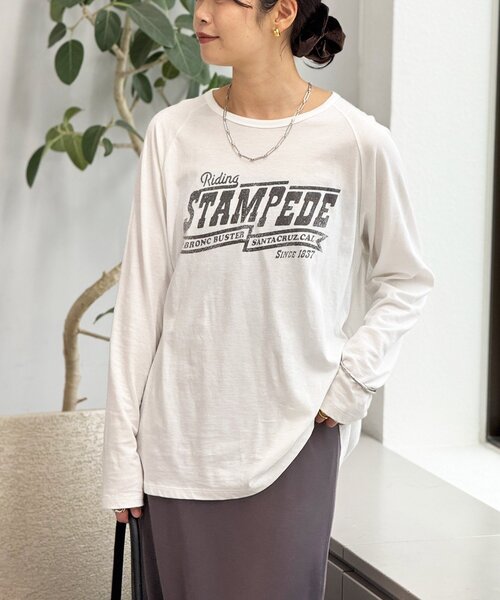 RIVE DROITE(リヴドロワ)の「【ヴィンテージライクな着こなしに】ヴィンテージロゴTee(Tシャツ/カットソー・レディース・オフホワイト/チャコールグレー/モカ・FREE)」の7枚目の写真