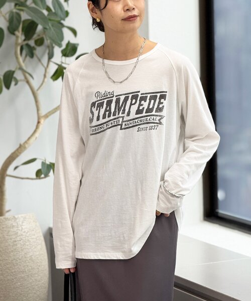 RIVE DROITE(リヴドロワ)の「【ヴィンテージライクな着こなしに】ヴィンテージロゴTee(Tシャツ/カットソー・レディース・オフホワイト/チャコールグレー/モカ・FREE)」の8枚目の写真