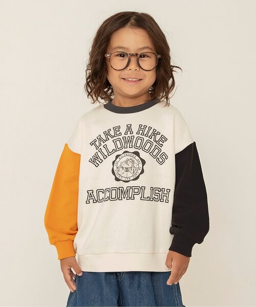 BREEZE（ブリーズ）の「【WEB限定】カレッジロゴトレーナー_ジュニア対応（スウェット・キッズ・ブラウン/ピンク/キナリ/ネイビー/イエロー/チャコール/グレー/サックスブルー/レッド/グリーン・130/90/100/150/110/140/160/120）」の2枚目の写真