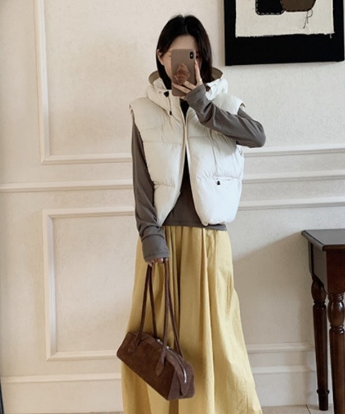 Ritzy(リッツィー)の「フード付き エコダウンベスト(ダウンベスト・レディース・ベージュ/ブラック/ワイン/グレー/オフホワイト・L/M)」の21枚目の写真