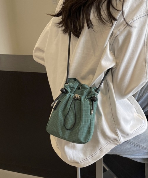 lit.Cy(リットシー)の「リップストップ アジャスターサコッシュ(ショルダーバッグ・レディース・オフホワイト/ブラック/グレー系その他/グリーン・FREE)」の4枚目の写真