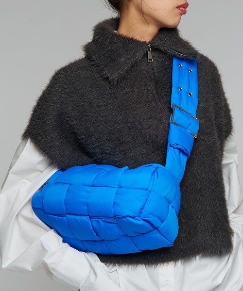 Narcissus（ナルシス）の「パディングショルダーバッグ/軽量（ショルダーバッグ・レディース・ブルー/ブラック・FREE）」の12枚目の写真