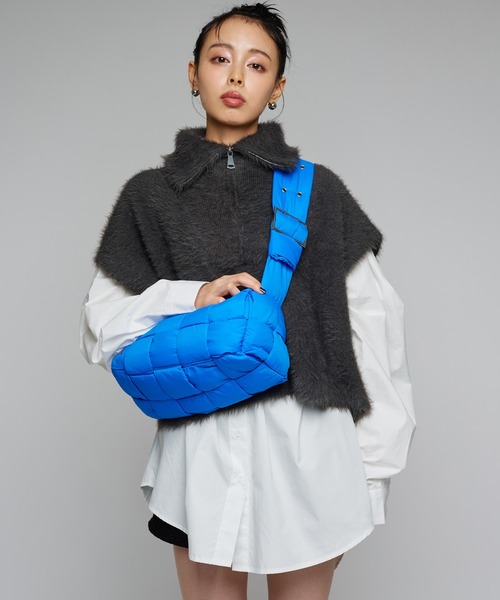 Narcissus（ナルシス）の「パディングショルダーバッグ/軽量（ショルダーバッグ・レディース・ブルー/ブラック・FREE）」の13枚目の写真