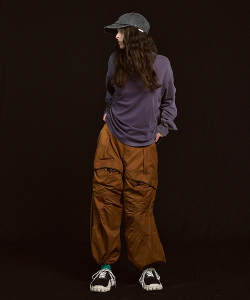 MAISON SPECIAL(メゾンスペシャル)の「《UNISEX》Gather Curved Switching Wide Pants/ギャザーカーブスウィッチングワイドパンツ【MAISON SPECIAL/メゾンスペシャル】(カーゴパンツ・メンズ・グレイッシュベージュ/カーキ/キャメル/ネイビー・0/1)」の21枚目の写真